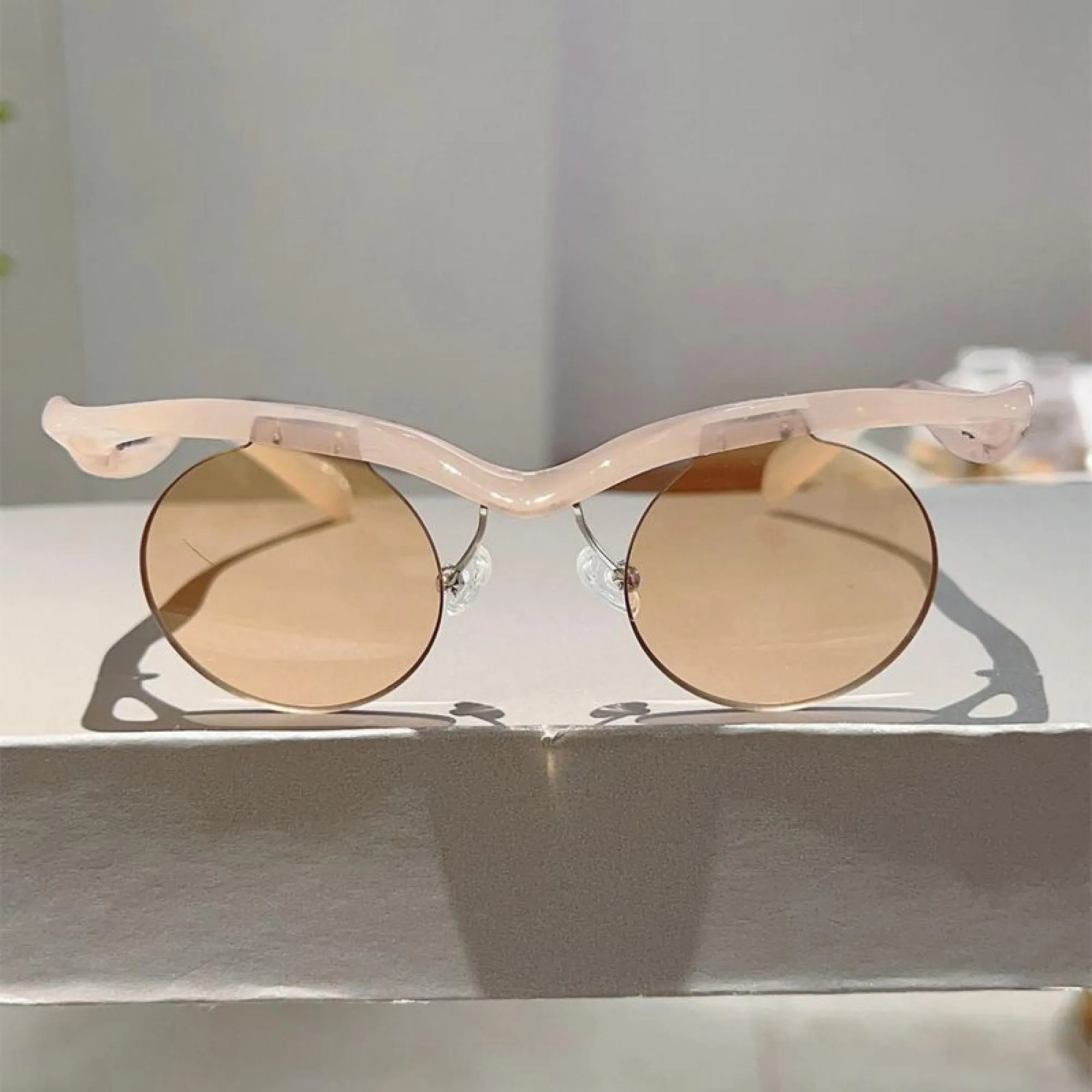 Stylish Unisex Round Frame Sunglasses